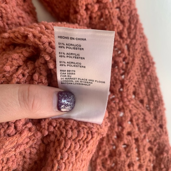 Urban Outfitters Pins & Needles Peach Diamond Knit Crewneck Sweater size Medium - Picture 6 of 7